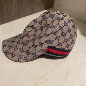 AUTHENTIC Vintage Gucci hat- large